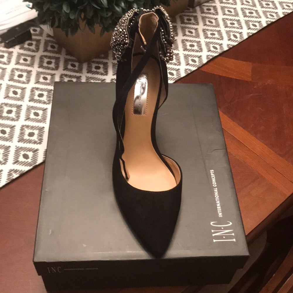Women’s high heels new with box etc.